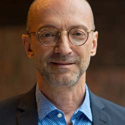 Prof. Dr. Prof. h.c. Andreas Dengel, Geschäftsführender Direktor am Deutschen Forschungszentrum für Künstliche Intelligenz (DFKI) in Kaiserslautern und Leiter des Forschungsbereichs Smarte Daten und Wissensdienste