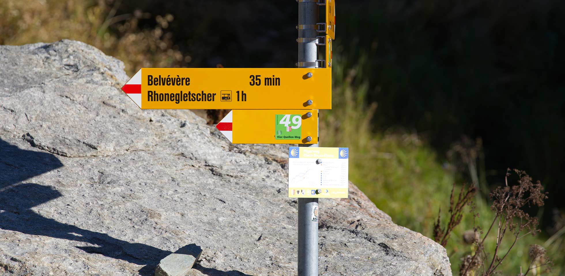 bild eines wanwegschilds in gletsch. symbolbild wanlust