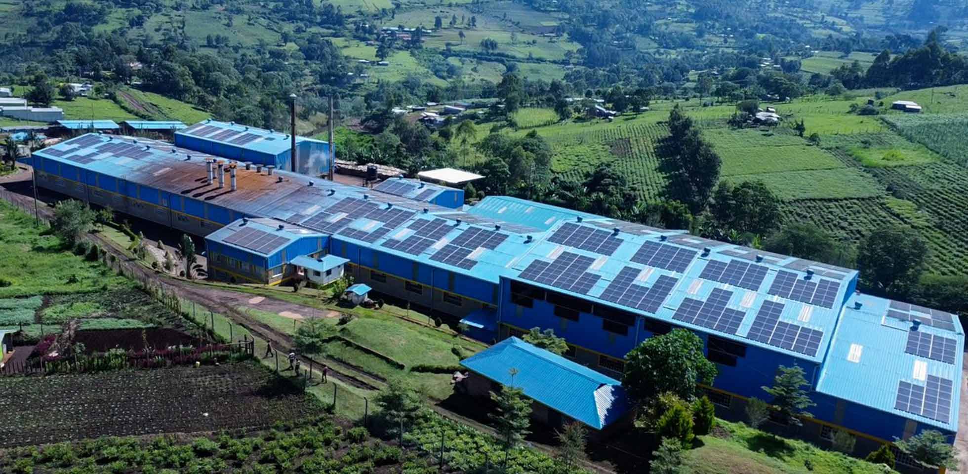 draufsicht auf  solaranlage ariya. symbolbild veränung finanzieren
