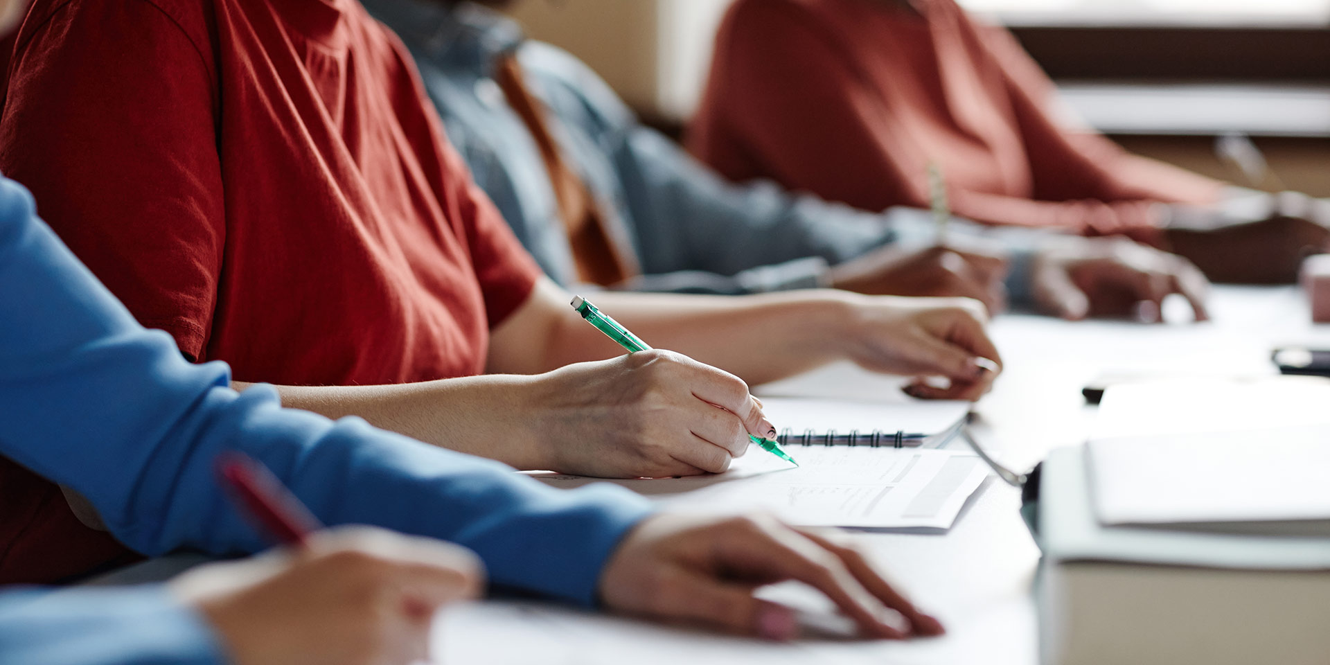 besrat will innovative angebote für grkompetenzen streichen