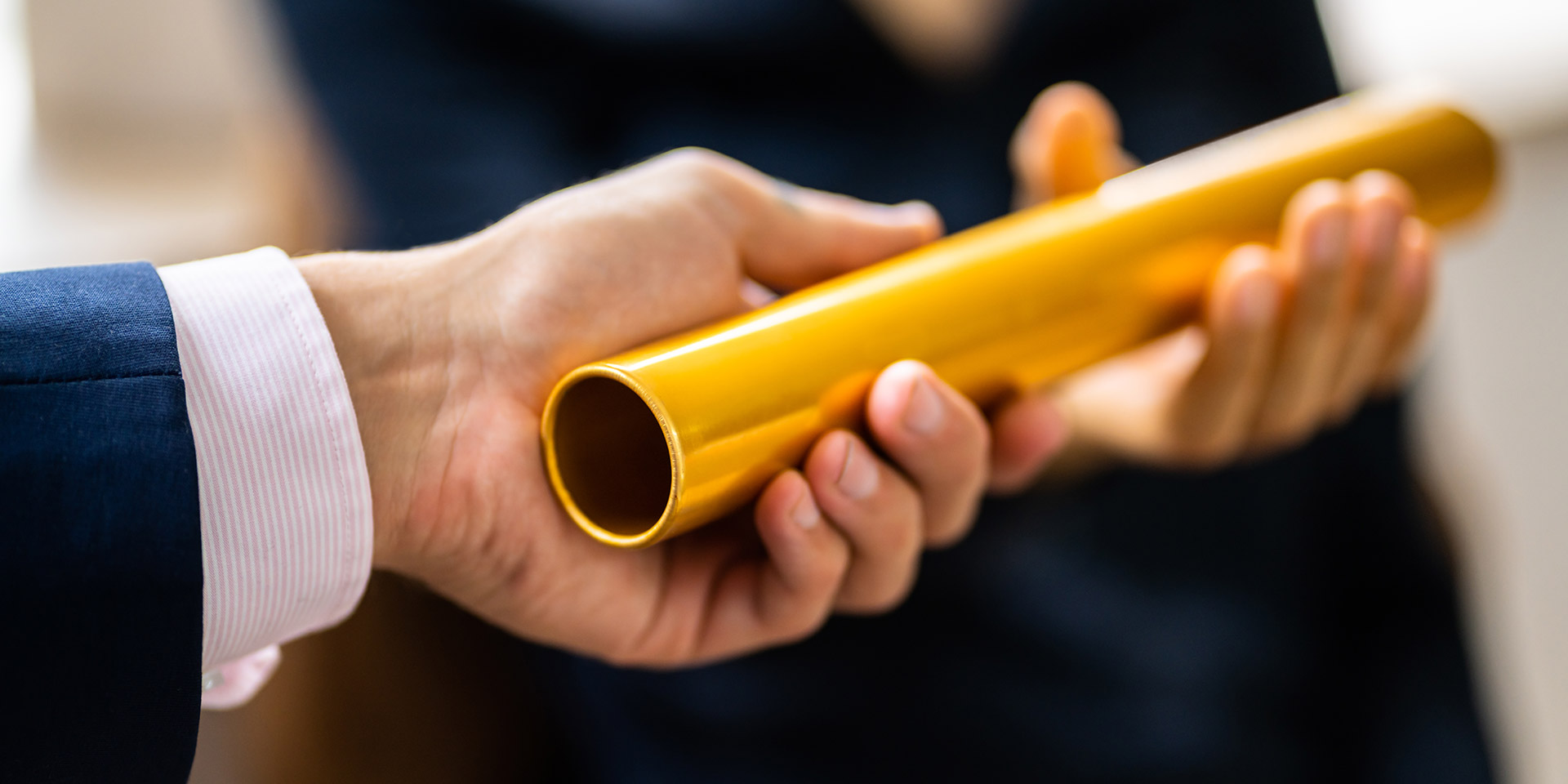 business man and woman relay baton handover and pass, nachfolge