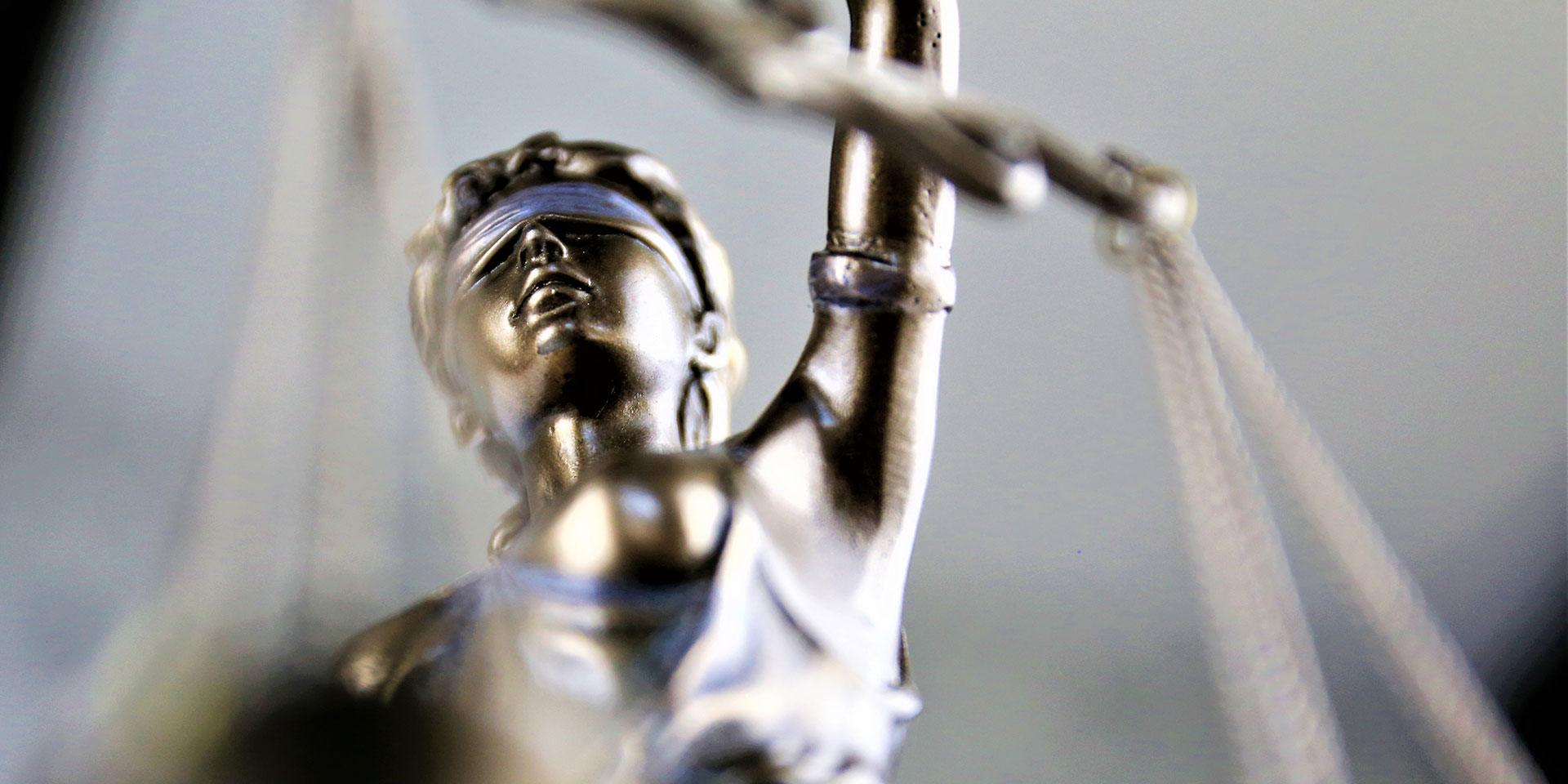 an concept image of a justice statue, regelk