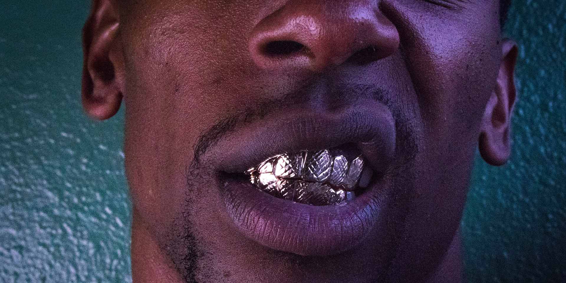 grillz sind elemente einer jahrhuntealten geschichte.